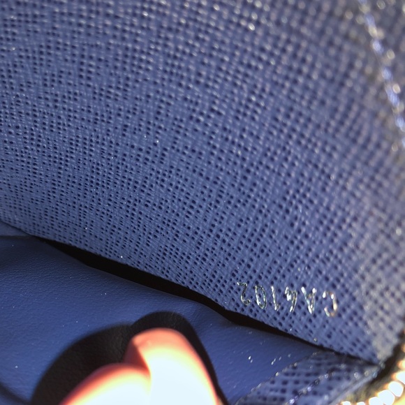 Louis vuttion zippy wallet - Picture 6 of 6